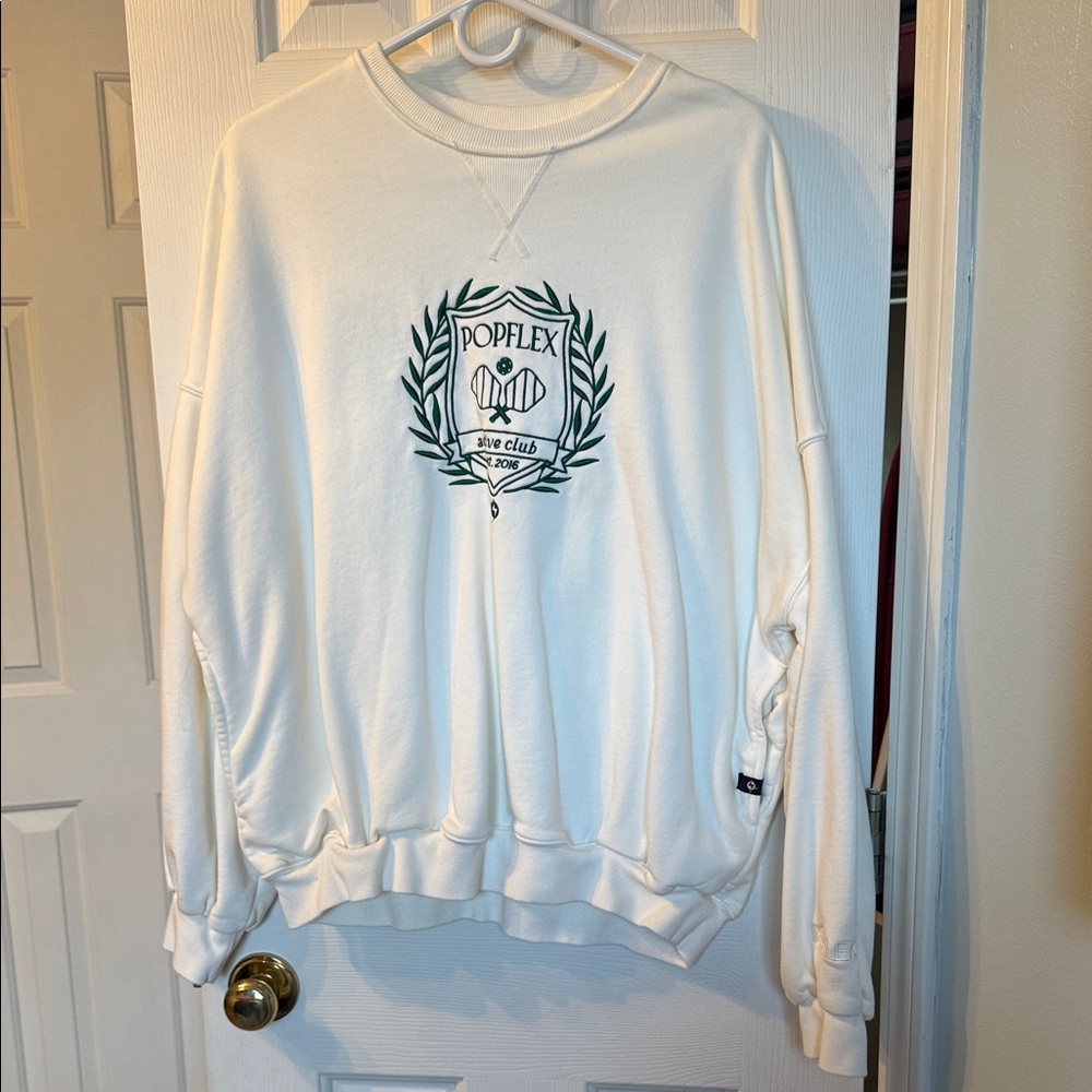 POPFLEX active club cloud crew neck sweater. Cream L/XL
